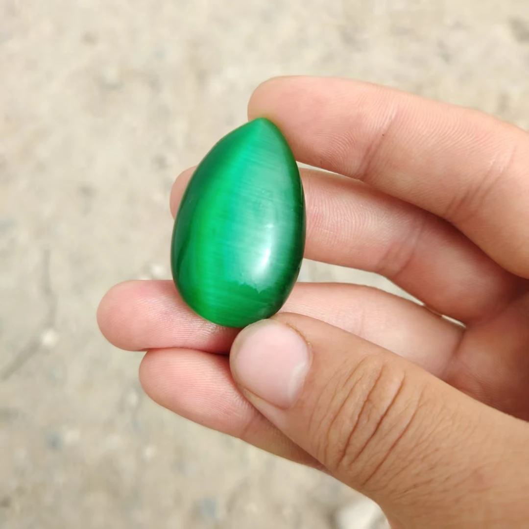 无镶嵌菠菜绿猫眼吊坠