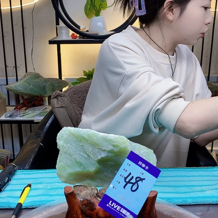 大***模蛇纹石玉未镶嵌原石