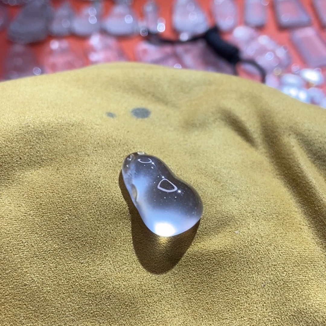 石英质玉未镶嵌颈饰