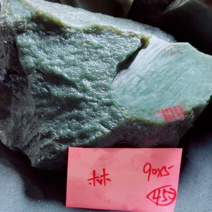 林***儿和田玉（糖玉）未镶嵌珠宝奇石