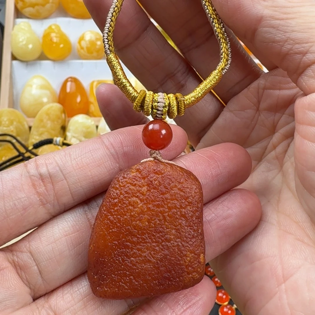 蜜蜡未镶嵌颈饰蜜蜡