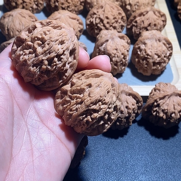 文玩核桃吊坠麦虎42