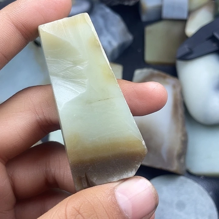 和田玉（糖玉）未镶嵌颈饰