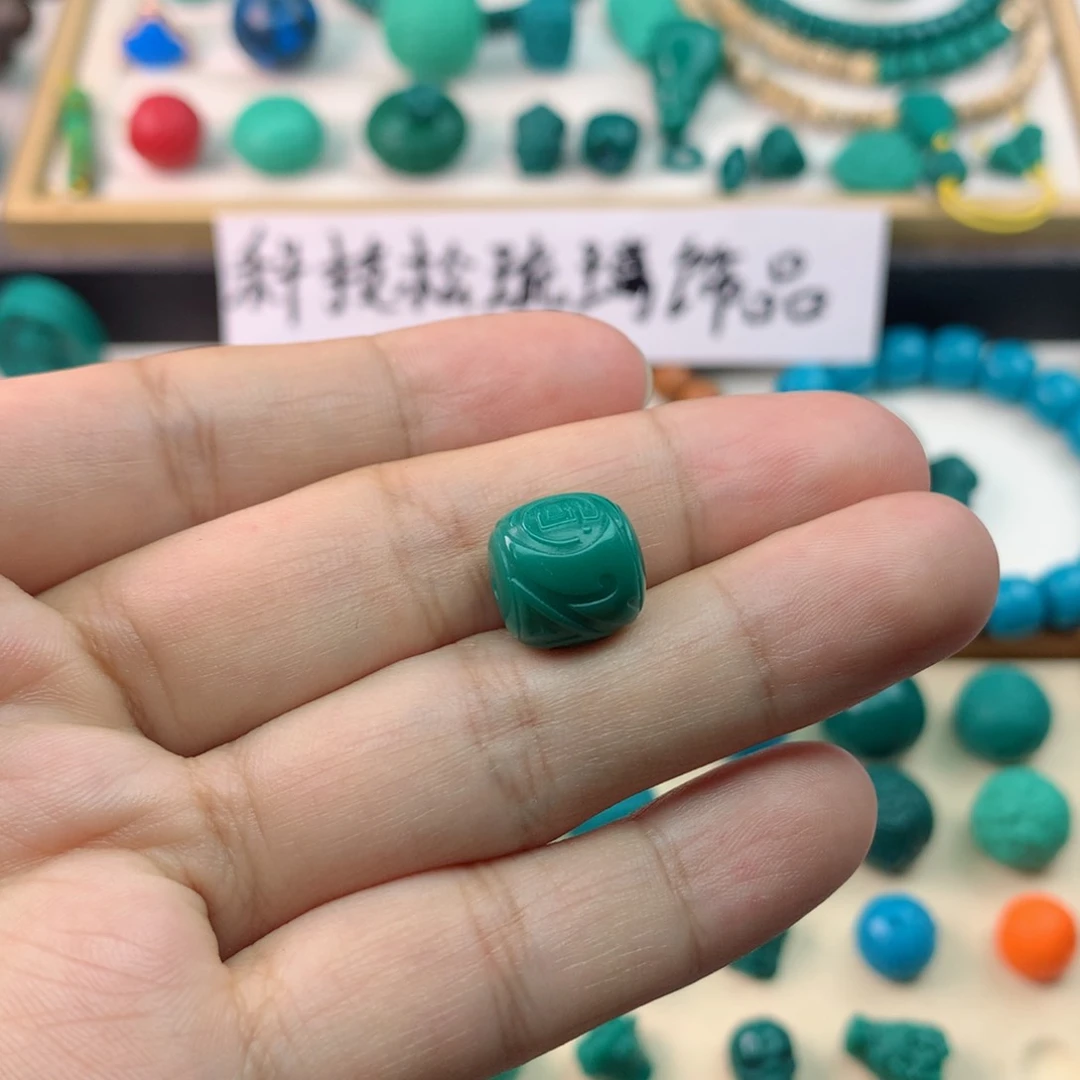 琉璃颈饰精工雕刻老型配饰