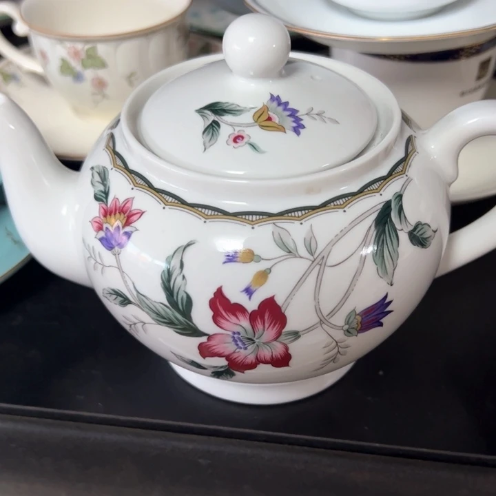 盖碗瓷器直播放漏中