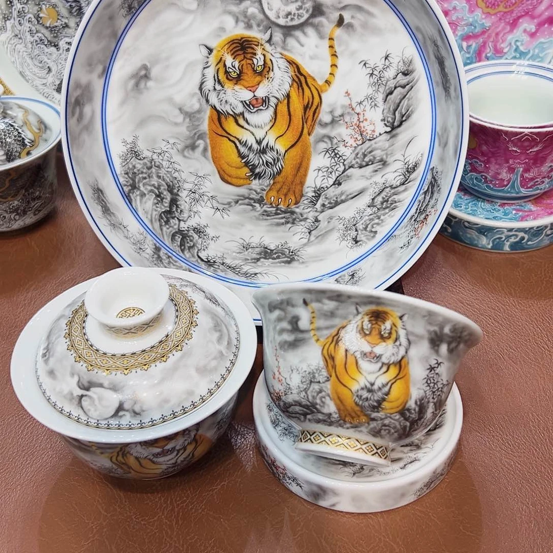 摆件景德镇陶瓷艺术展演厅及景德镇市