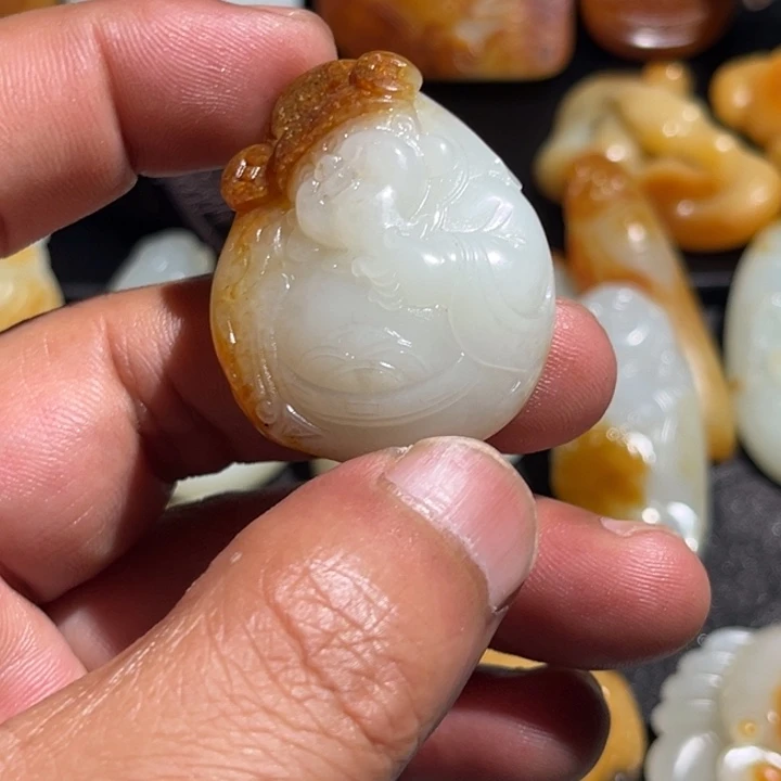 何***玉和田玉未镶嵌挂件