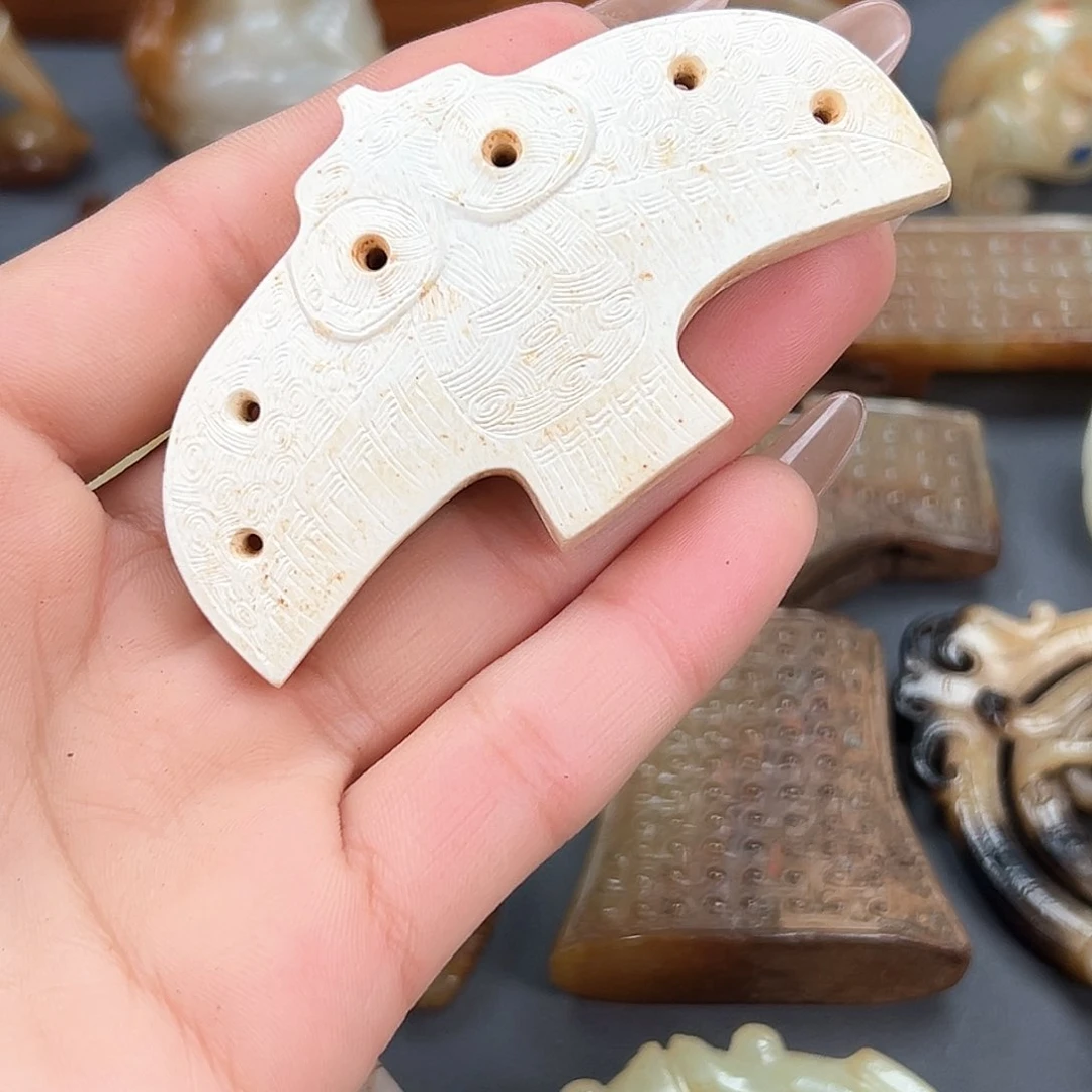 和田玉颈饰未镶嵌沉****珠