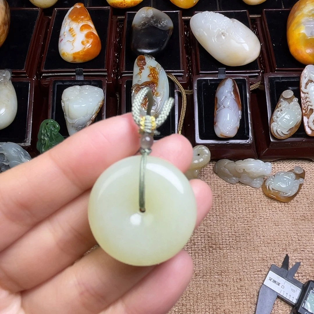 和田玉未镶嵌挂件