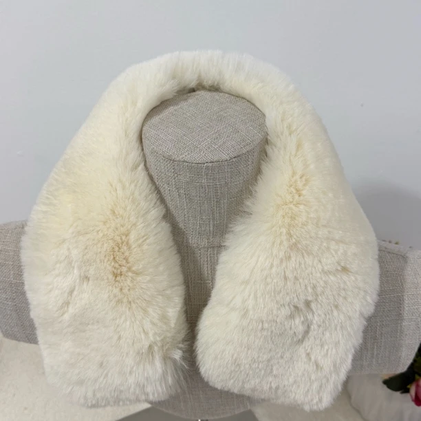 【六六中古】孤品暖糯糯兔毛披肩ay1820