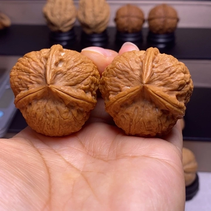 文玩核桃把件金香炉三楞23