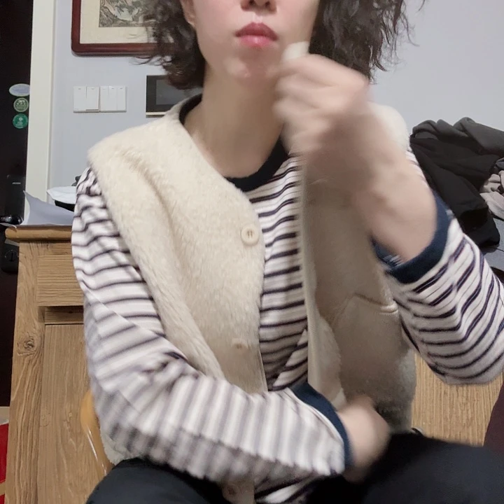 爱***爱米色马甲#这几位朋友在