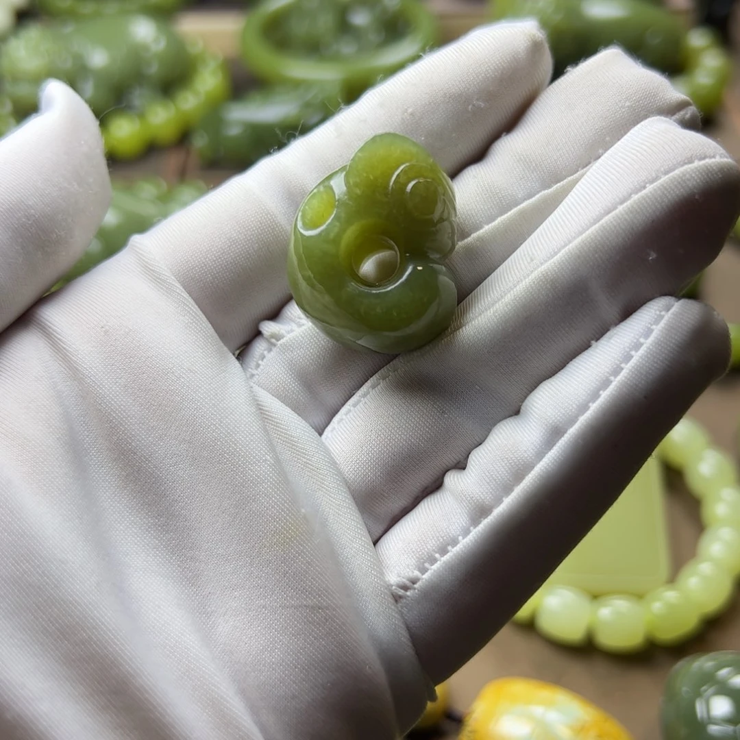 岫岩老玉（透闪石质玉）未镶嵌挂件