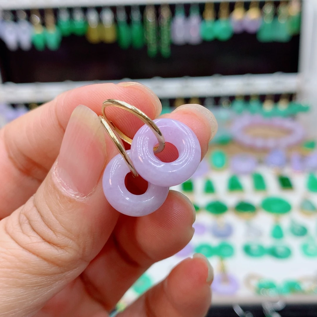 翡翠18K金镶嵌耳饰的