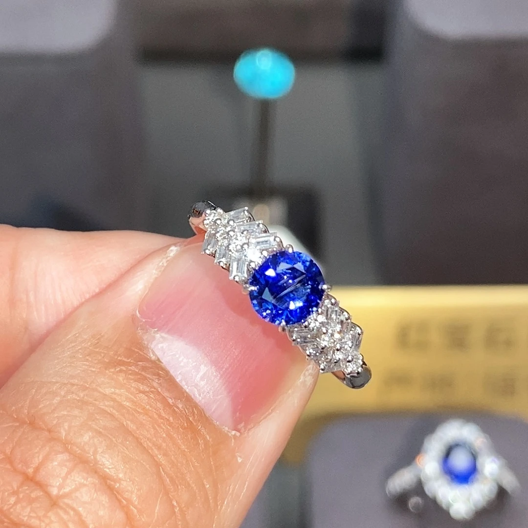 蓝宝石戒指18K金镶嵌1.07克拉