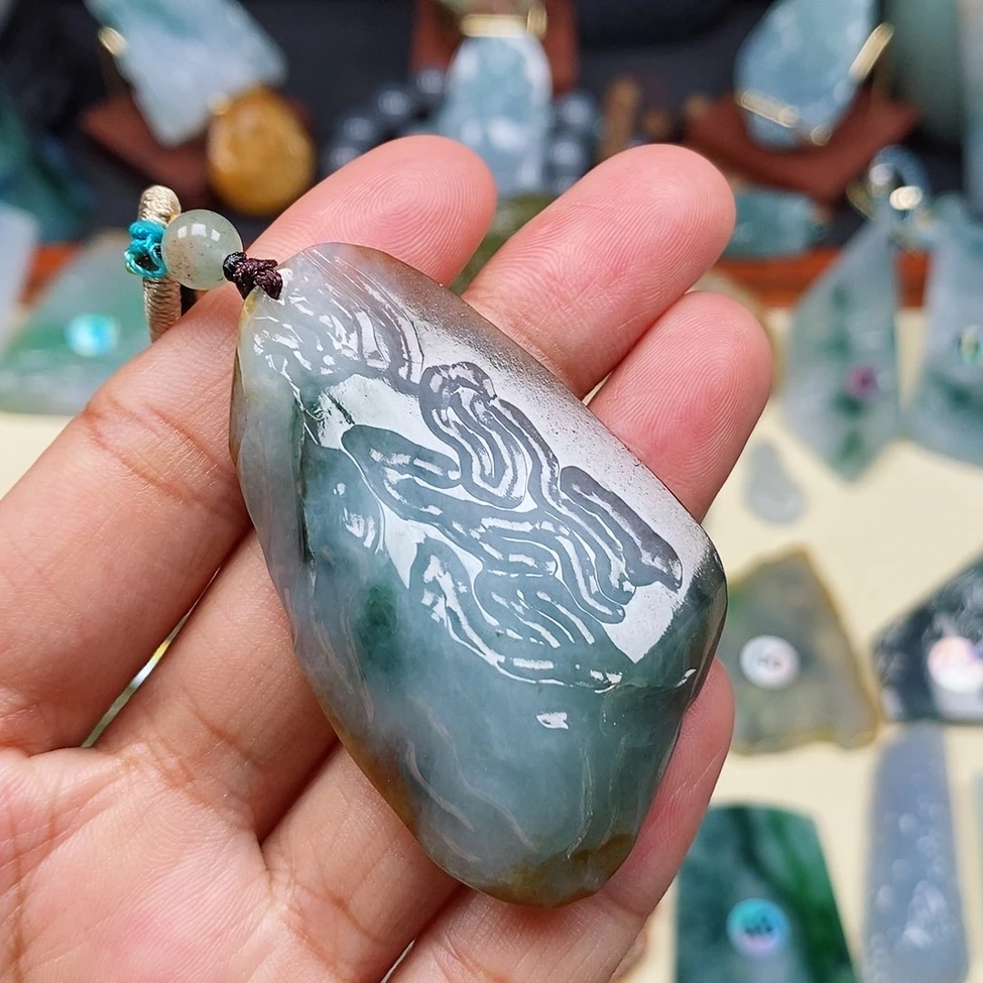 翡翠未镶嵌颈饰翡翠