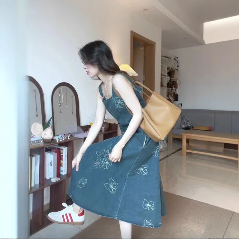 洋气复古国风刺绣牛仔连衣夏季女装衣服甜美红色战袍出游服装女