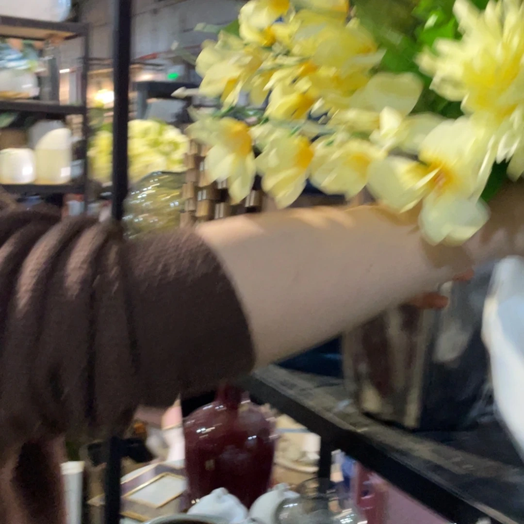 风陶瓷花瓶，家具摆件。