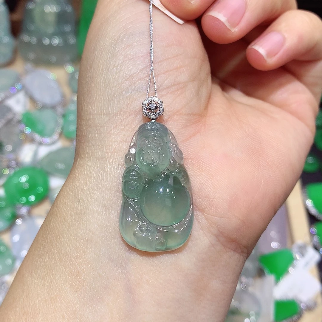 翡翠18K金镶嵌颈饰米爷