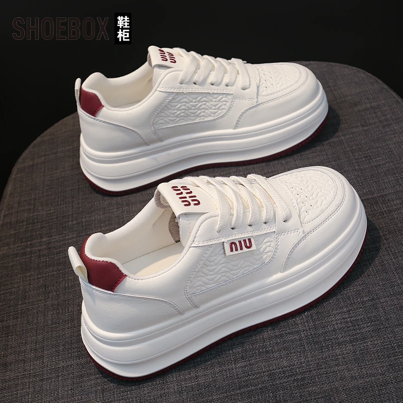 达芙妮旗下鞋柜厚底小白鞋子女款2025爆款秋冬百搭阔腿裤休闲板鞋