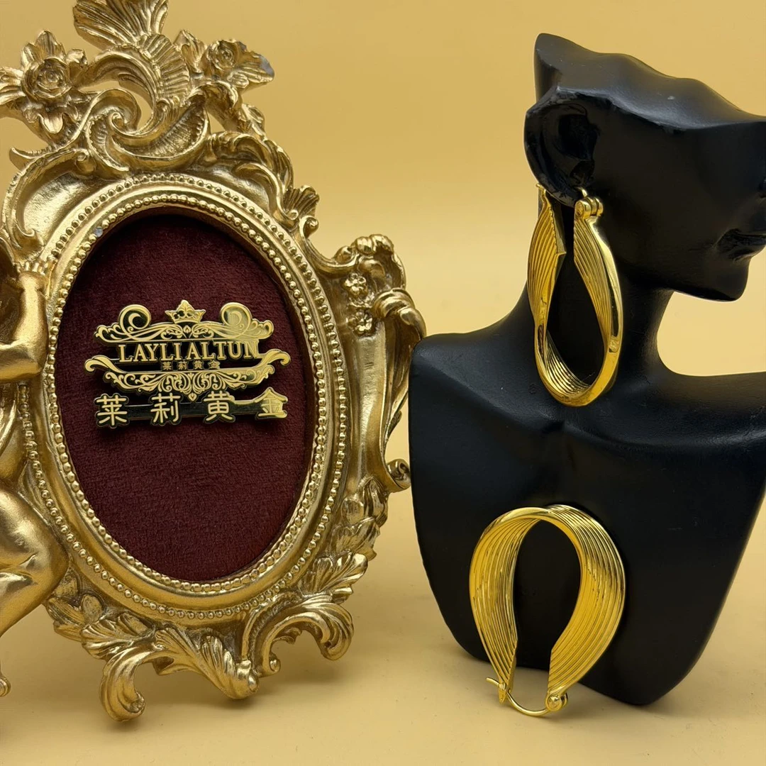 B播 11.66g 足金999 耳饰 e