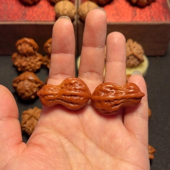 文玩核桃吊坠小花生