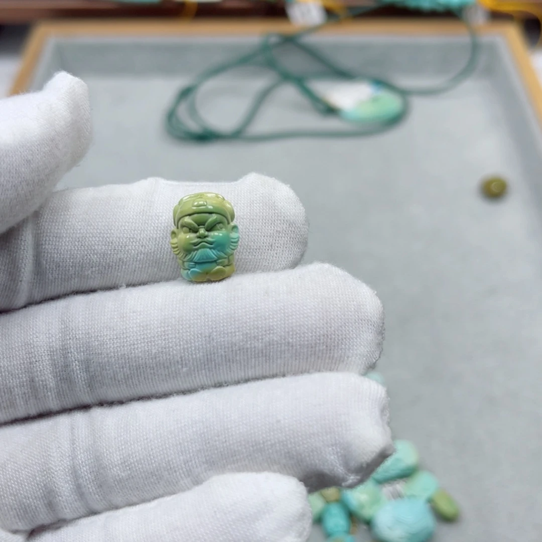 绿松石未镶嵌挂件