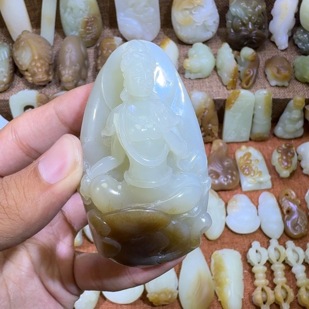 奇***点和田玉未镶嵌颈饰