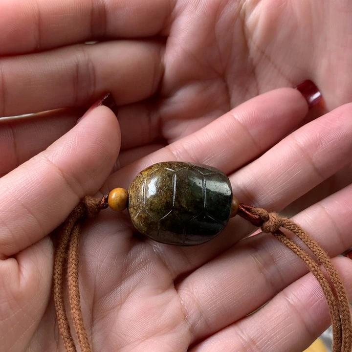 岫岩河磨玉（透闪石质玉）手串未镶嵌义**天