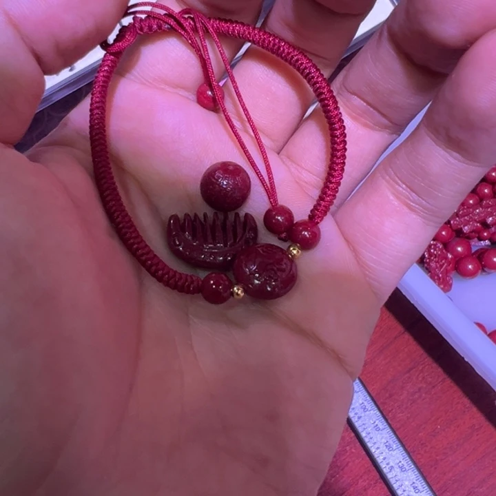 天然辰砂心经珠手绳加梳子吊坠