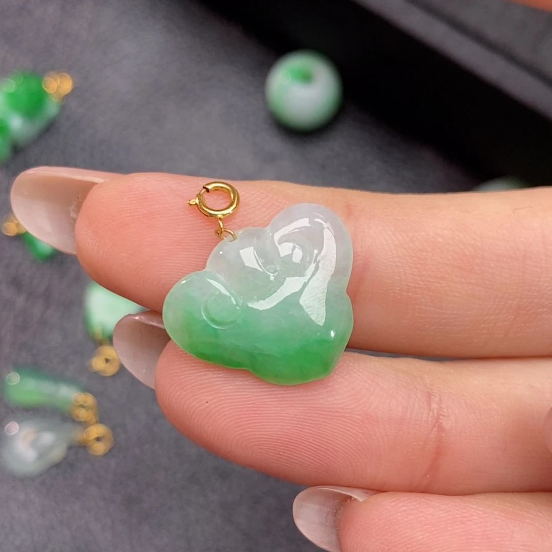 翡翠颈饰18K金镶嵌翡翠