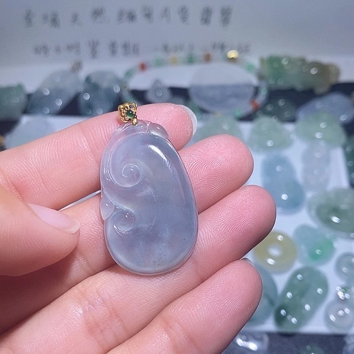 颈饰未镶嵌翡翠如意