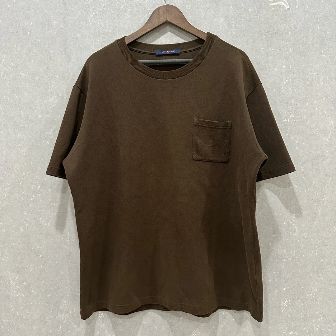 99新 LouisVuitton/路易威登 口袋背后满logo短袖4L码/004358