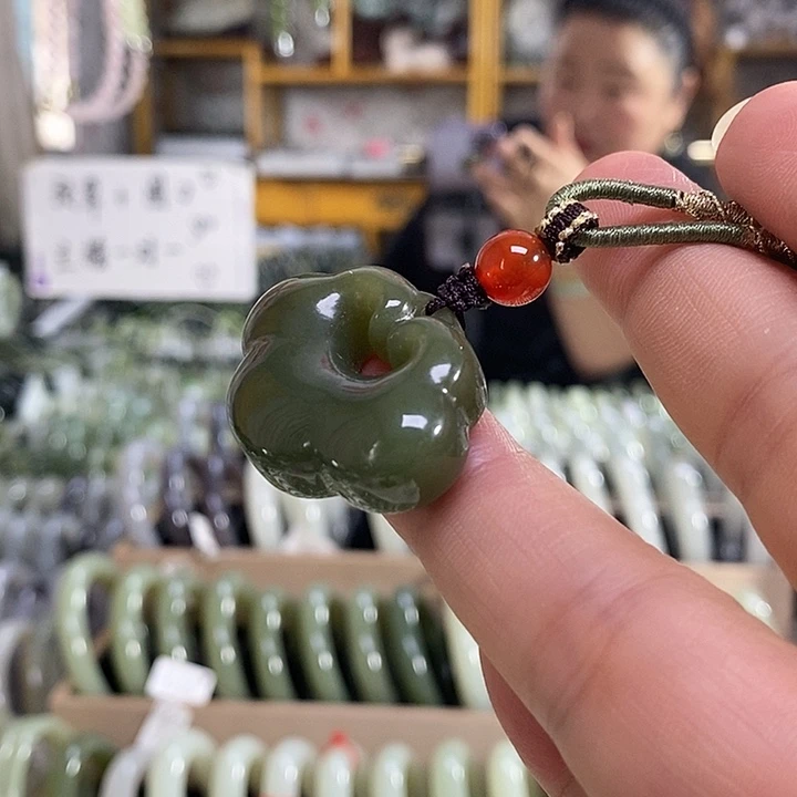 颈饰未镶嵌和田玉