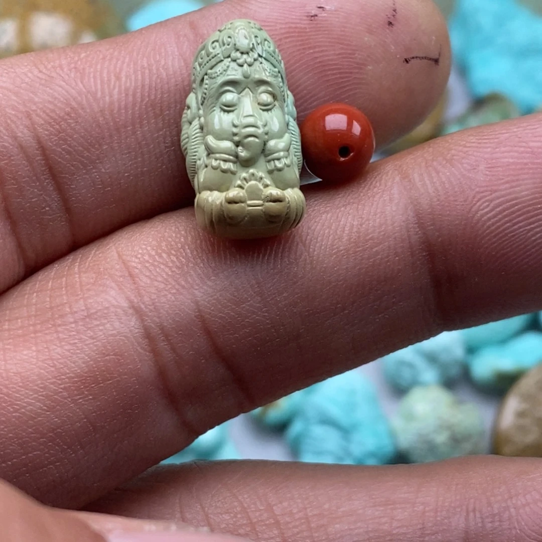 迪***迦南红玛瑙未镶嵌珠宝半成品