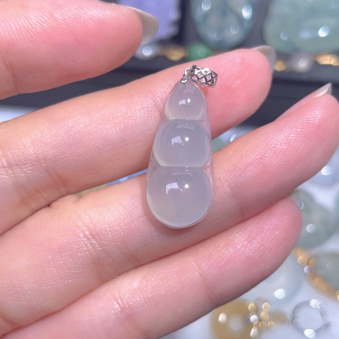 颈饰18K金镶嵌翡翠翡翠