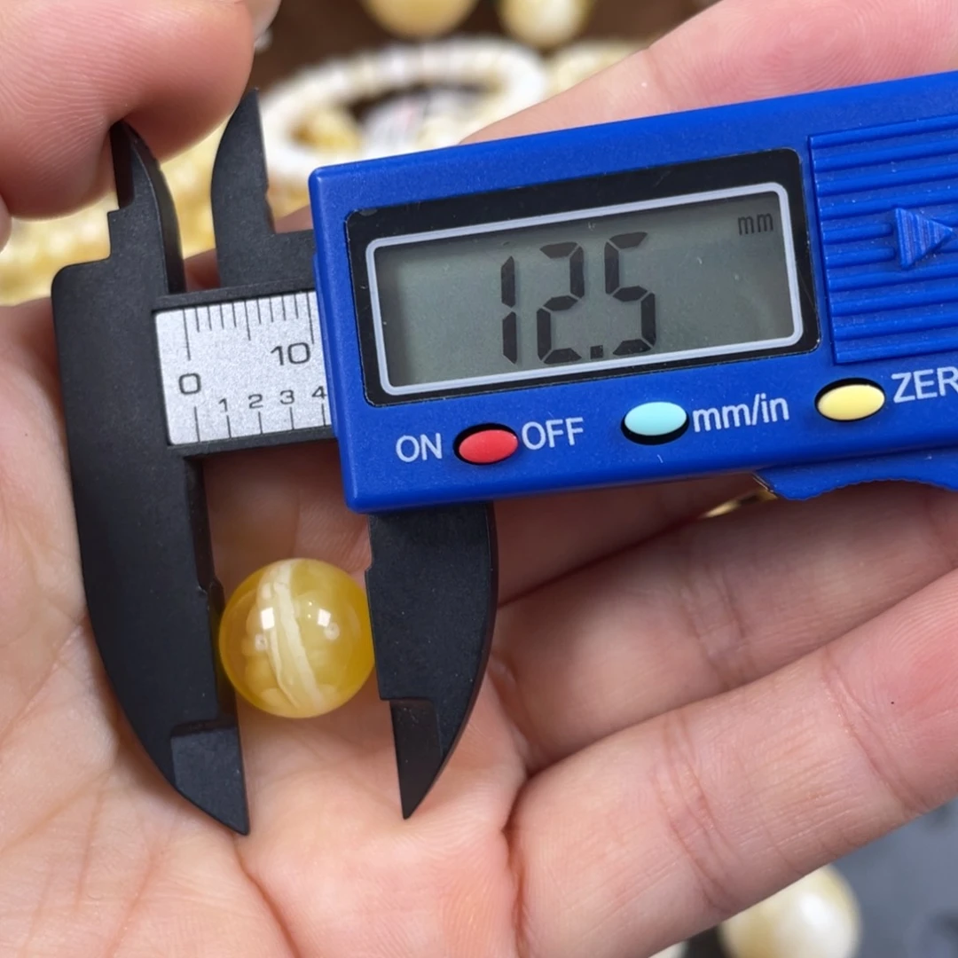 未镶嵌琥珀珠宝奇石