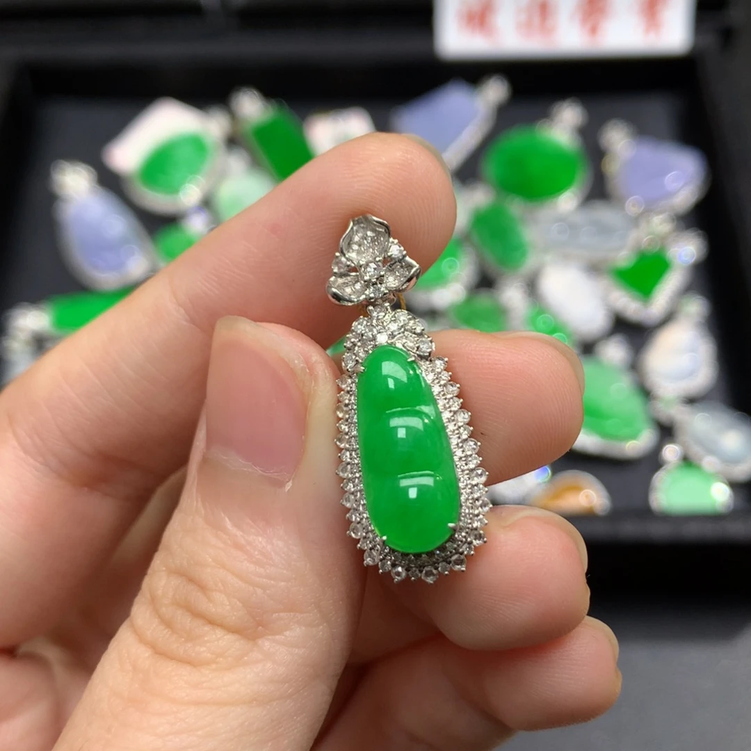 吊坠(不含链)18K金镶嵌翡翠