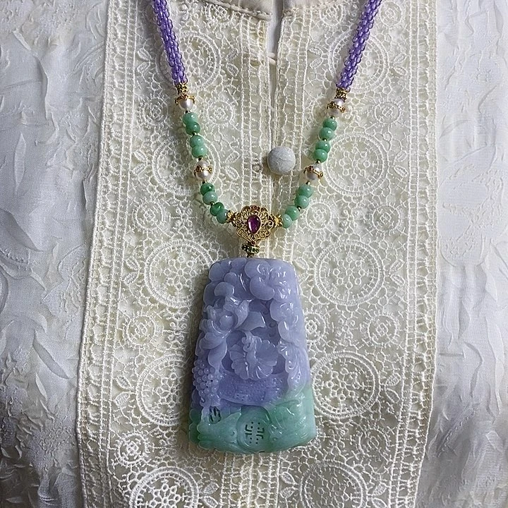 翡翠吊坠(赠链)未镶嵌爱****～春彩翡翠雕刻花牌吊坠