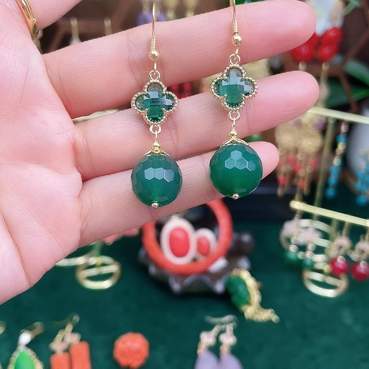 玛瑙/玉髓耳钉合金绿玛瑙刻面