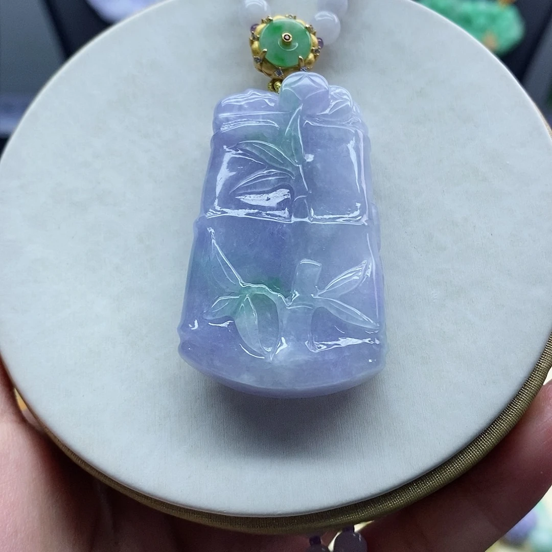 吊坠(赠链)未镶嵌翡翠