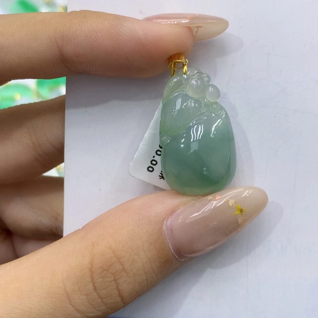 翡翠18K金镶嵌颈饰