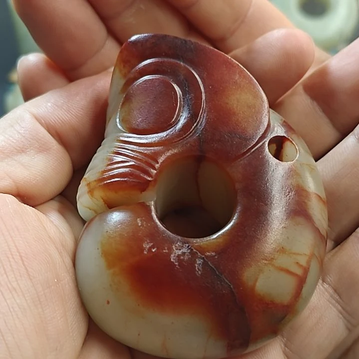 三****和田玉未镶嵌颈饰