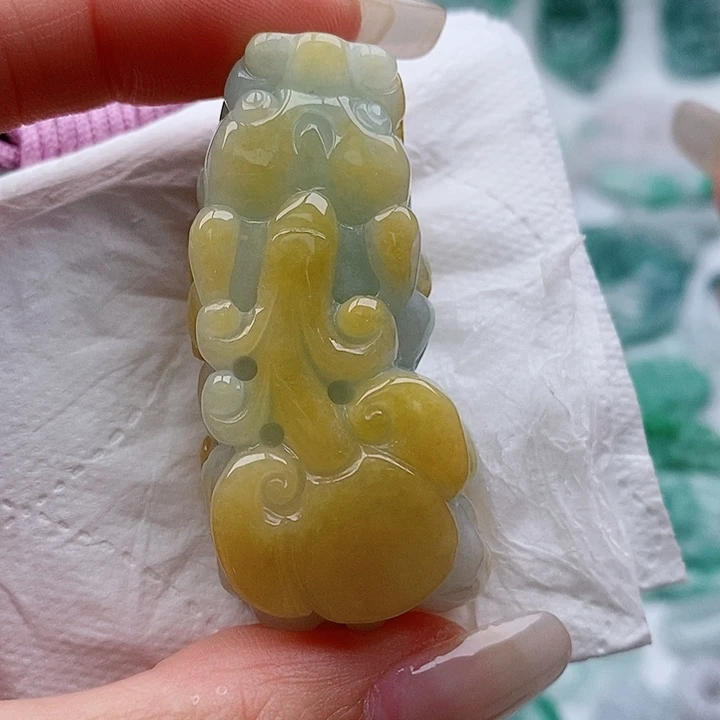 女***酒颈饰未镶嵌翡翠翡翠