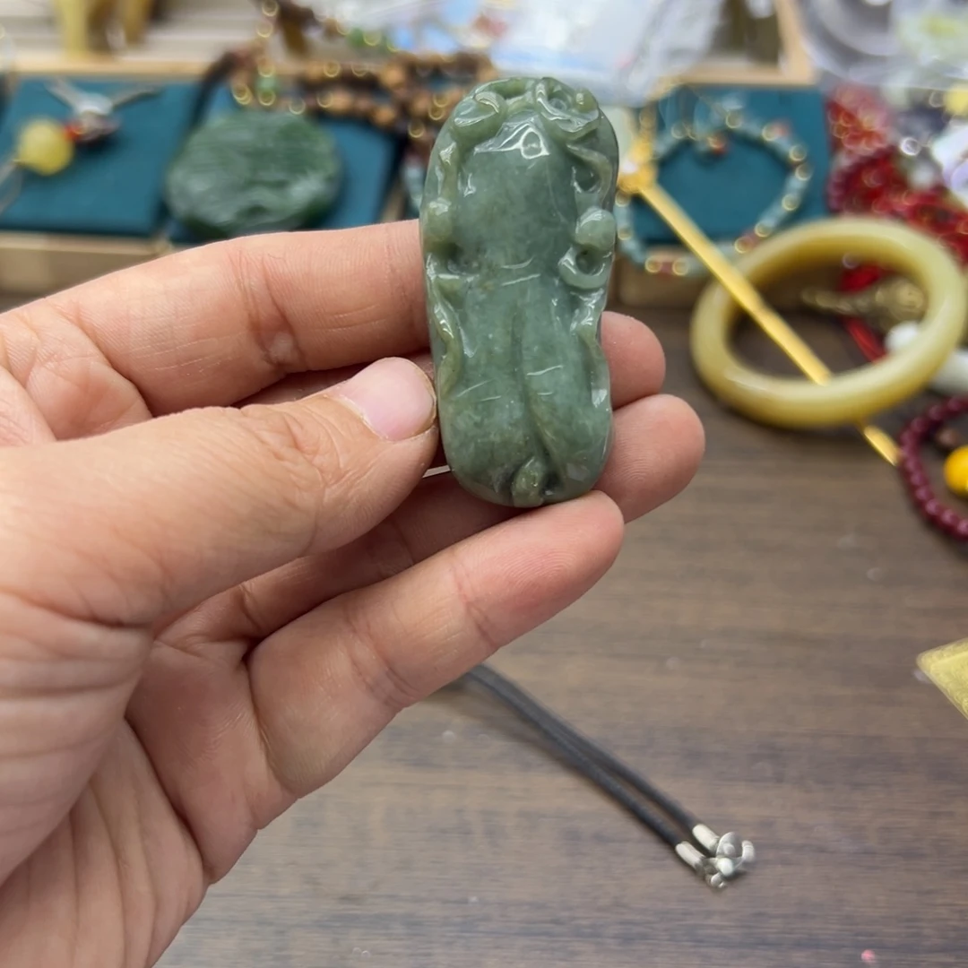 翡翠未镶嵌颈饰24