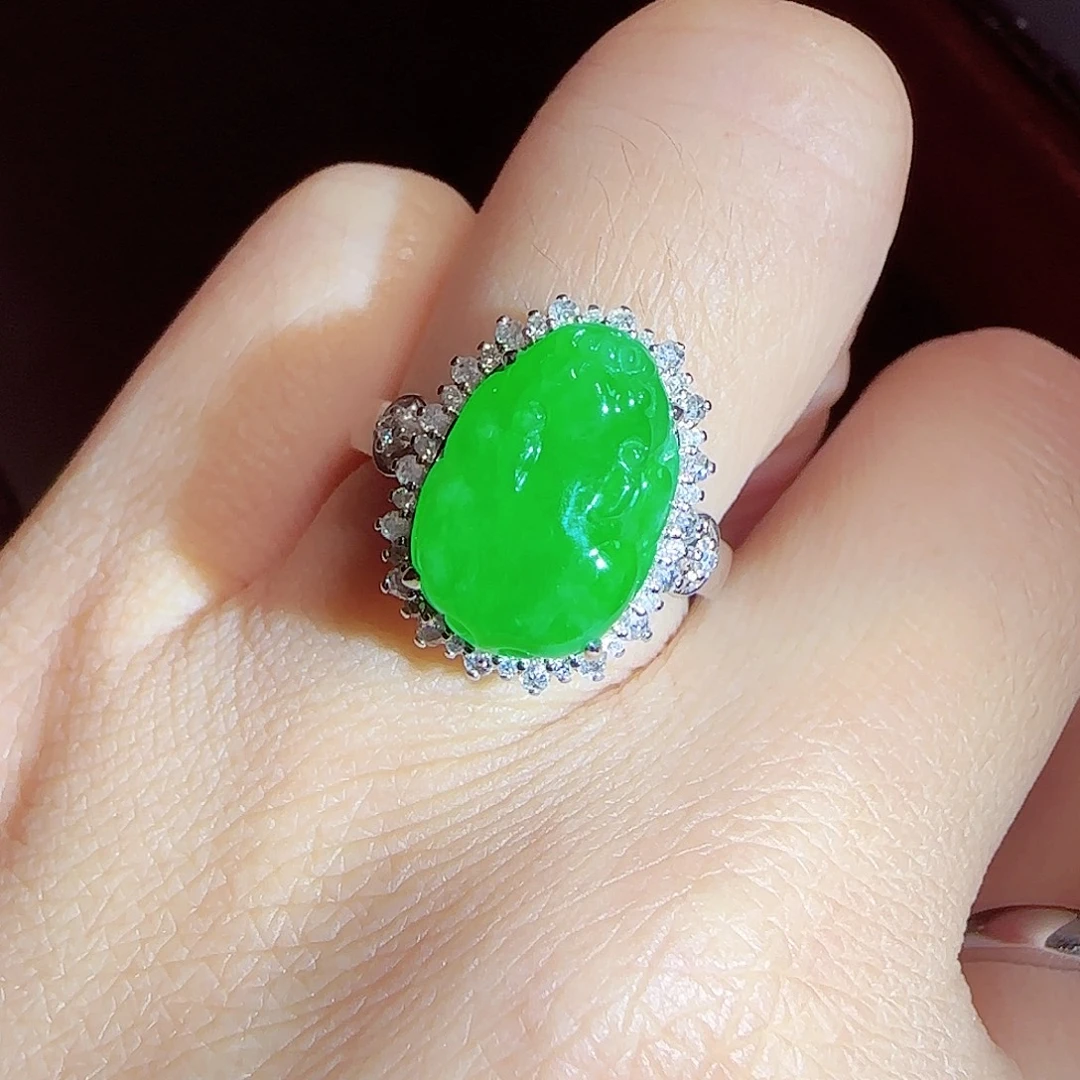 翡翠18K金镶嵌戒指