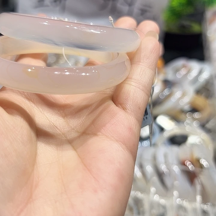 十***.玛瑙/玉髓手镯未镶嵌