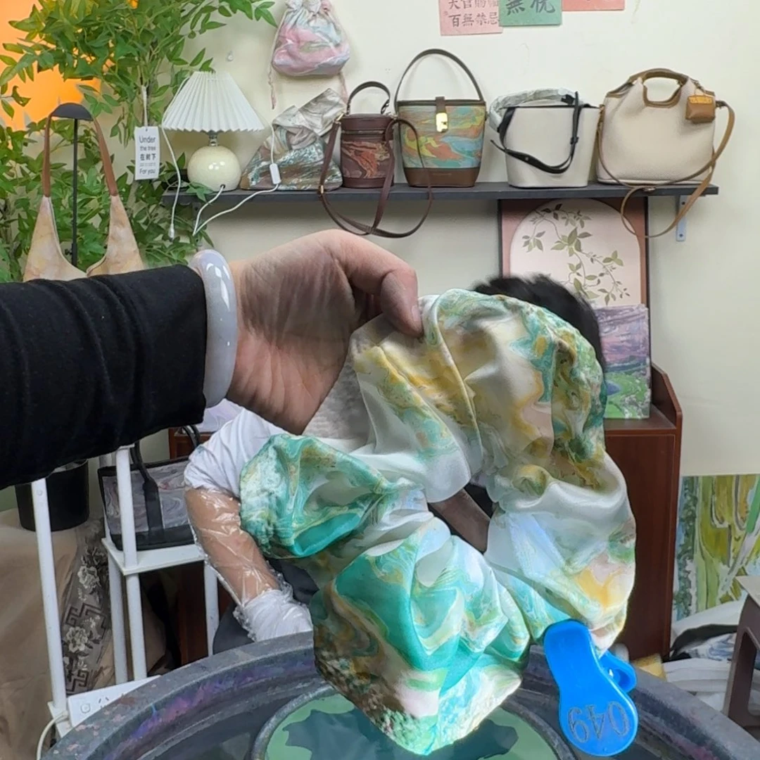 皮质铁合金饼饼发圈