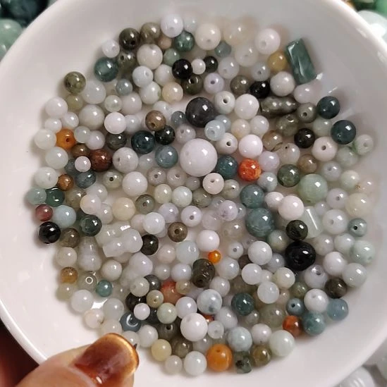 翡翠未镶嵌颈饰珠子一碗