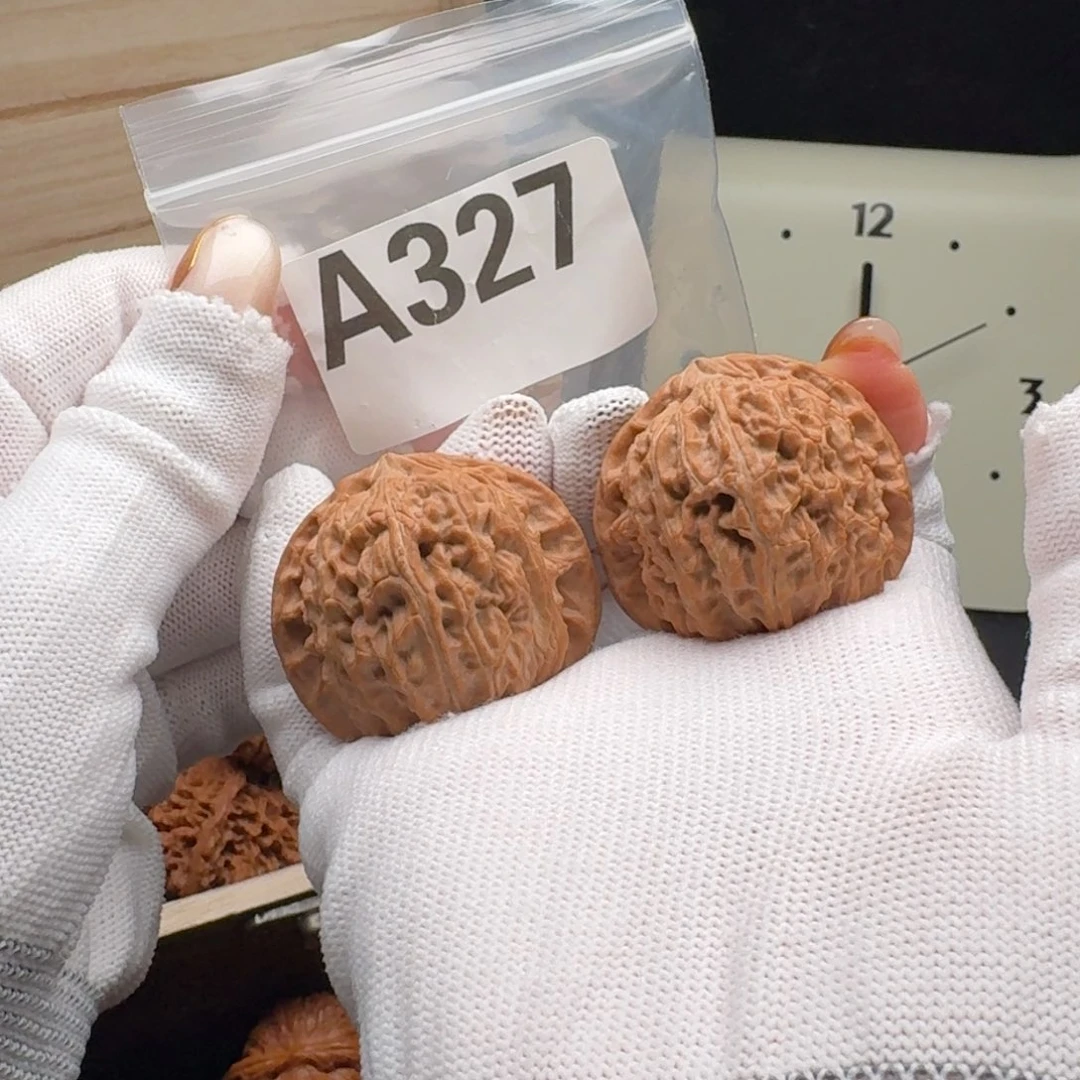 文玩核桃把件41三角白A327